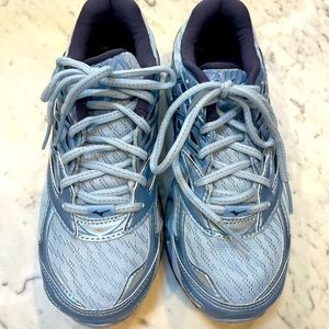 Mizuno Wave Prophecy running shoes